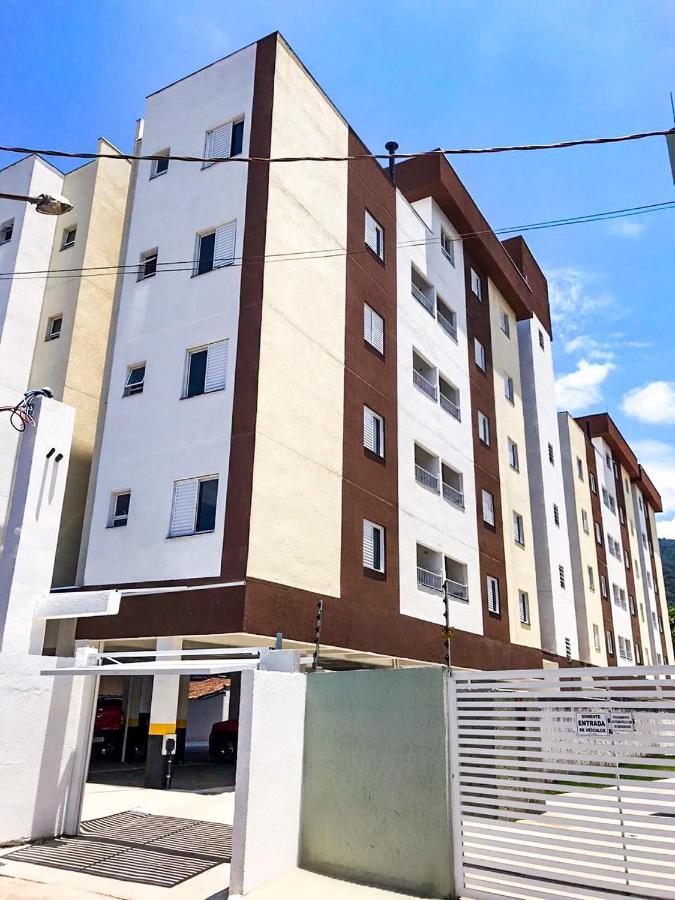 Apartamento Novo , Poucos Metros Da Praia Com Wi Fi ウバトゥバ エクステリア 写真